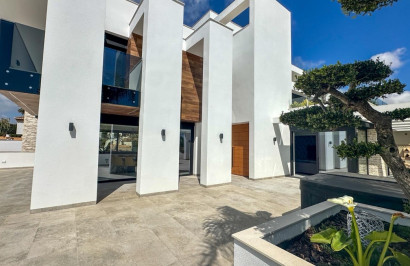 Reventa - Villa independiente - Villamartín