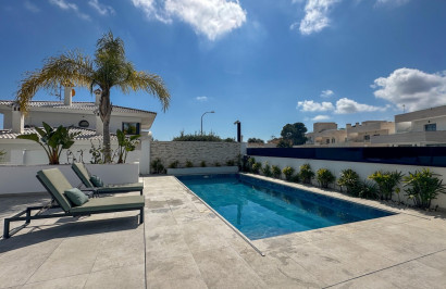 Reventa - Villa independiente - Villamartín