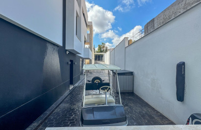 Reventa - Villa independiente - Villamartín