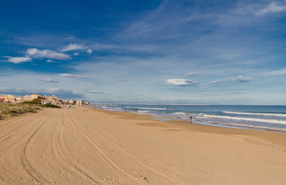 Obra nueva - Villa independiente - Torrevieja - La Mata