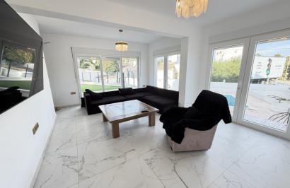 Resale - Detached Villa - Villamartín