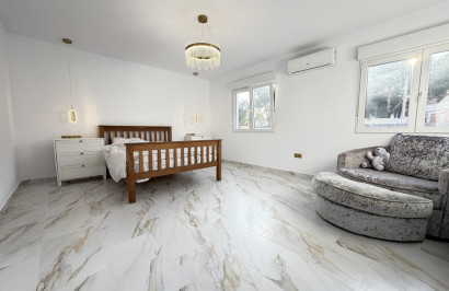 Resale - Detached Villa - Villamartín