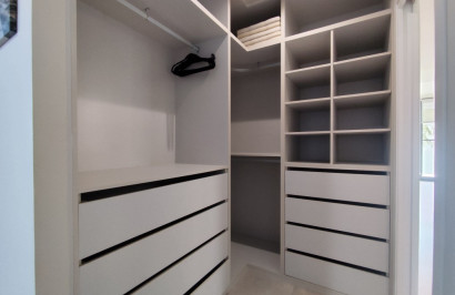 Resale - Apartment / Flat - Mar de Cristal