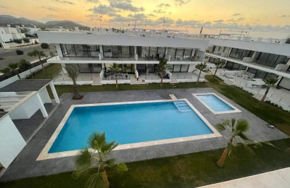 Resale - Apartment / Flat - Mar de Cristal