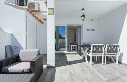 Resale - Apartment / Flat - Torrevieja - Lago Jardin