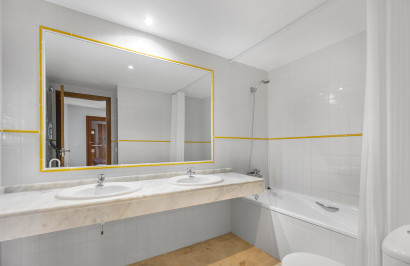 Resale - Apartment / Flat - Torrevieja - Punta Prima