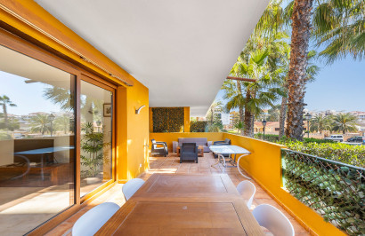 Resale - Apartment / Flat - Torrevieja - Punta Prima