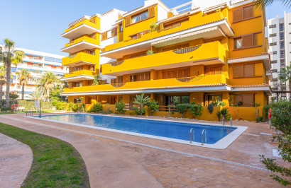 Resale - Apartment / Flat - Torrevieja - Punta Prima