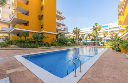 Resale - Apartment / Flat - Torrevieja - Punta Prima