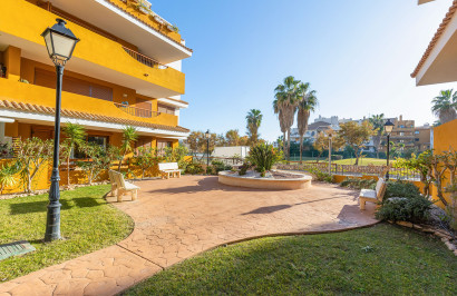 Resale - Apartment / Flat - Torrevieja - Punta Prima