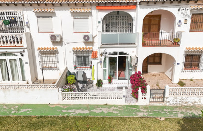 Resale - Apartment / Flat - Torrevieja - Lago Jardin