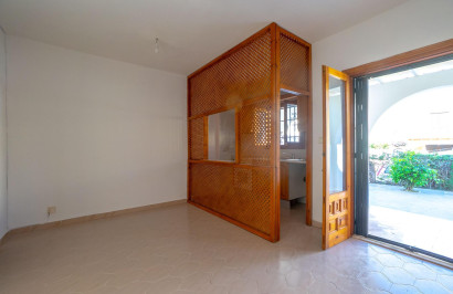 Resale - Apartment / Flat - Torrevieja - El chaparral