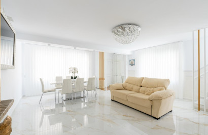 Resale - Town House - Torrevieja - Punta prima