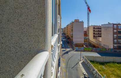 Resale - Apartment / Flat - Torrevieja - Estacion de autobuses