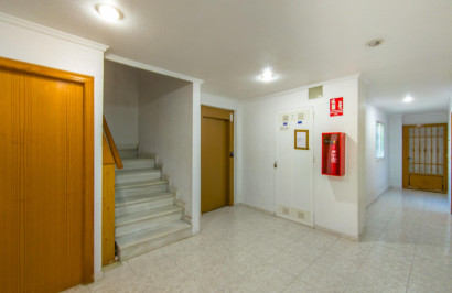 Resale - Apartment / Flat - Torrevieja - Estacion de autobuses