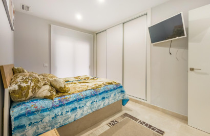 Resale - Apartment / Flat - Torrevieja - Estacion de autobuses