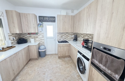 Resale - Apartment / Flat - Villamartín