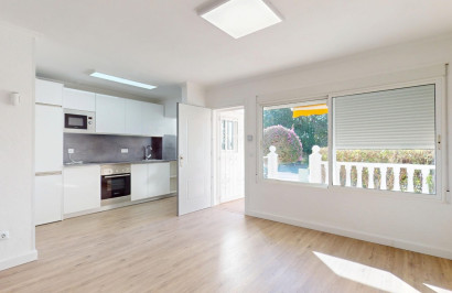 Resale - Apartment / Flat - Orihuela Costa - Villamartín