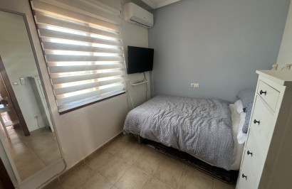 Resale - Apartment / Flat - Torrevieja - Aguas Nuevas