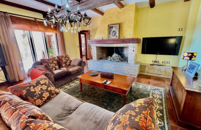 Reventa - Finca / Propiedad de Campo - Los Montesinos