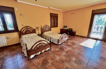 Reventa - Finca / Propiedad de Campo - Los Montesinos