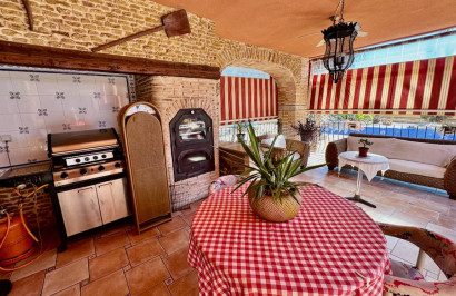 Reventa - Finca / Propiedad de Campo - Los Montesinos