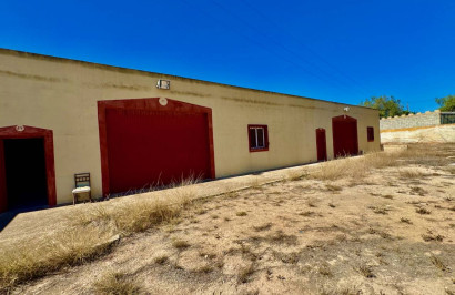 Reventa - Finca / Propiedad de Campo - Los Montesinos