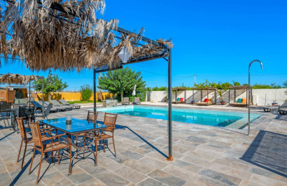 Resale - Finca / Country Property - Los Montesinos