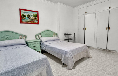 Resale - Apartment / Flat - Torrevieja - Playa de los Locos