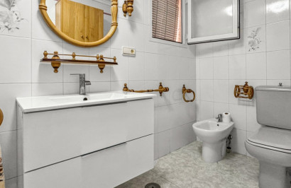 Resale - Apartment / Flat - Torrevieja - Playa de los Locos