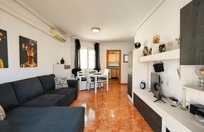 Resale - Apartment / Flat - Torrevieja - Playa del Cura