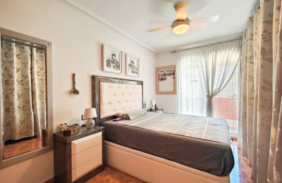 Resale - Apartment / Flat - Torrevieja - Playa del Cura