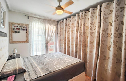 Resale - Apartment / Flat - Torrevieja - Playa del Cura