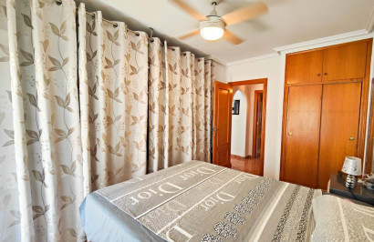 Resale - Apartment / Flat - Torrevieja - Playa del Cura