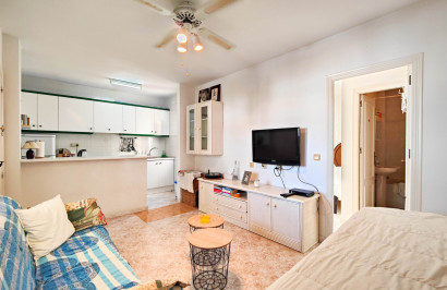 Resale - Apartment / Flat - Torrevieja - Punta Prima