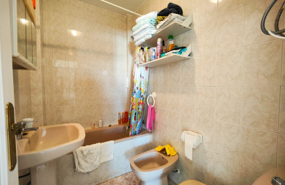 Resale - Apartment / Flat - Torrevieja - Punta Prima