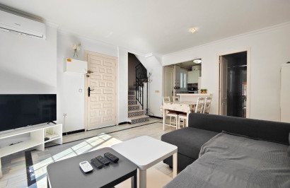 Resale - Apartment / Flat - Torrevieja - La Mata