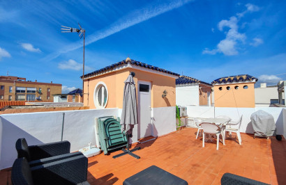 Resale - Apartment / Flat - Torrevieja - La Mata