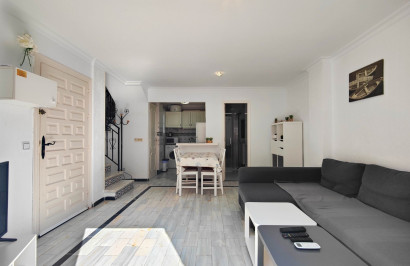 Resale - Apartment / Flat - Torrevieja - La Mata