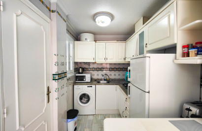 Resale - Apartment / Flat - Torrevieja - La Mata