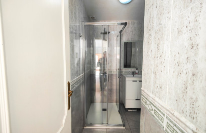 Resale - Apartment / Flat - Torrevieja - La Mata