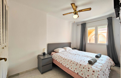 Resale - Apartment / Flat - Torrevieja - La Mata