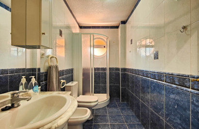 Resale - Apartment / Flat - Torrevieja - La Mata