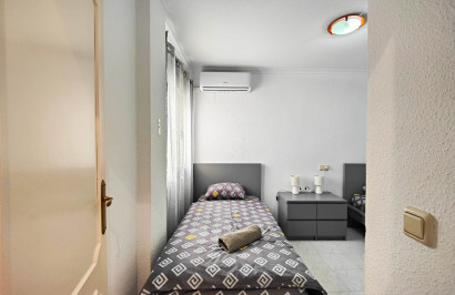 Resale - Apartment / Flat - Torrevieja - La Mata