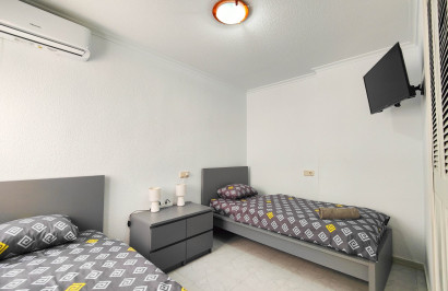 Resale - Apartment / Flat - Torrevieja - La Mata
