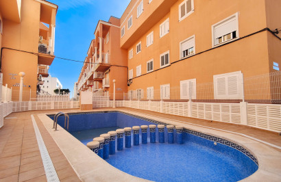 Resale - Apartment / Flat - Torrevieja - La Mata