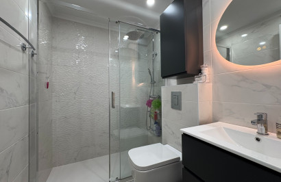 Reventa - Apartamento / Piso - Torrevieja - Centro