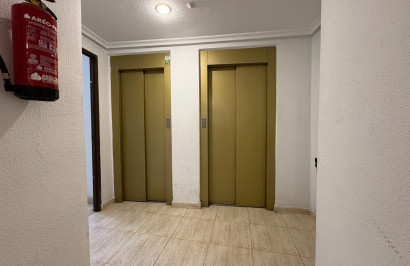 Reventa - Apartamento / Piso - Torrevieja - Centro