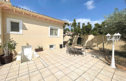 Reventa - Villa independiente - Ciudad Quesada - Central Quesada