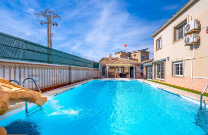 Reventa - Villa independiente - Torrevieja - El chaparral